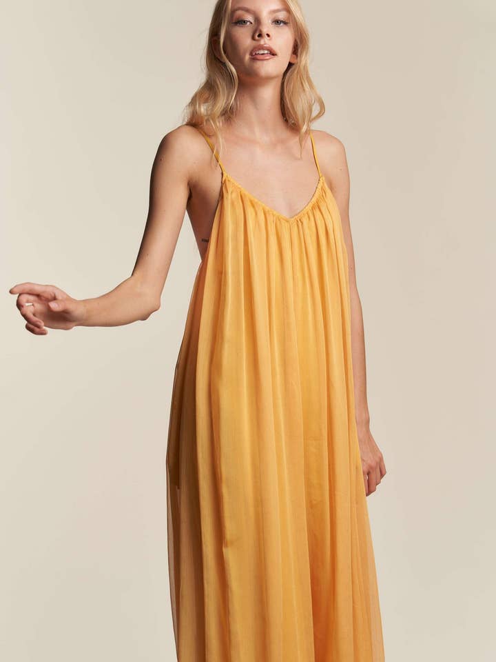 FLIESSENDER, ÄRMELLOSER CHIFFON-OVERALL MIT VERSTELLBAREM RIEMEN für den Großhandel von Hers & Mine