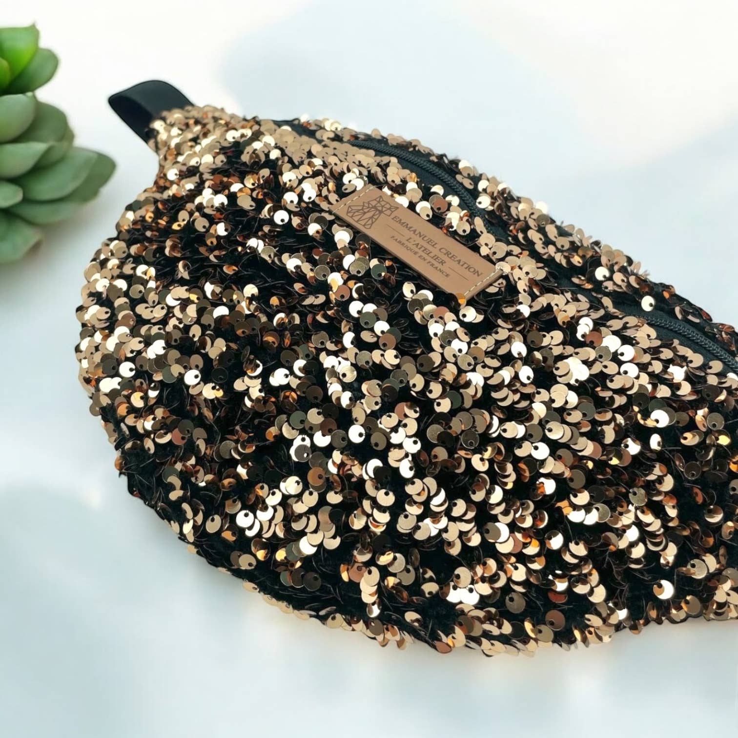 Emmanuel Création – wholesale Axelremsväska – Dam – Midjeväska, "Sequin" brons2