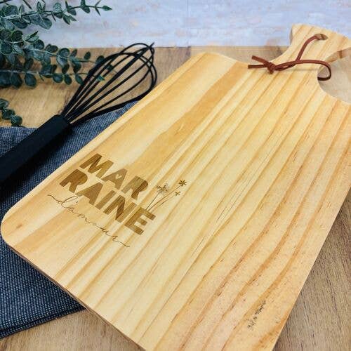 Gravierte Holz-Aperitifplatte – Patentante – Zärtliches Geschenk für den Großhandel von La vie en magenta