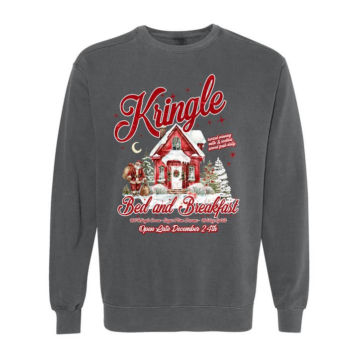 Pull de Noël graphique rétro vintage Kringle Airbnb pour la vente par Taylor Grace