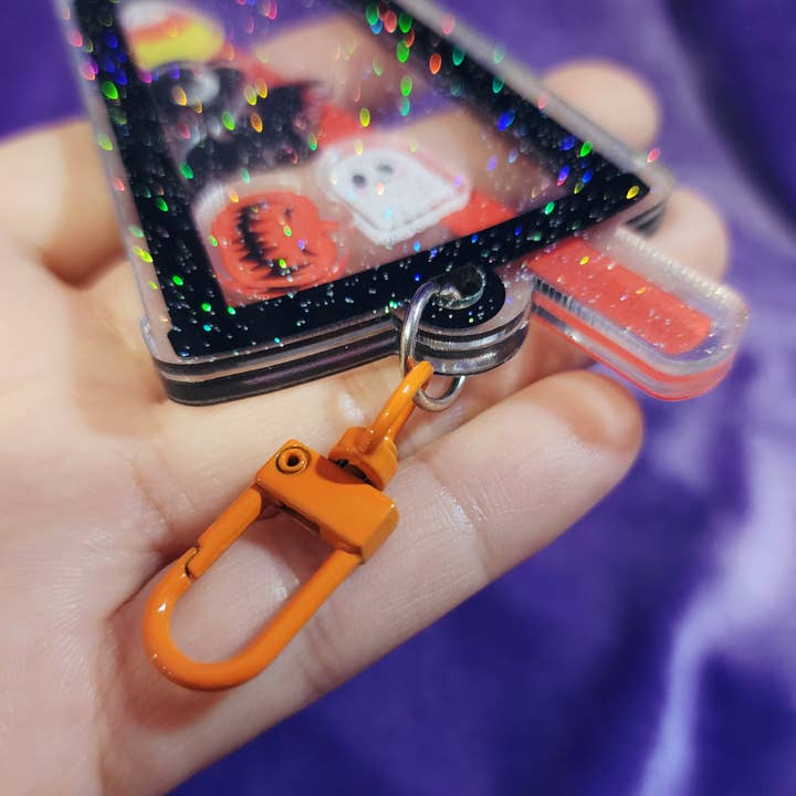 SHOPMALASTORE – wholesale Keychain – Unisex – Glittery Halloween Boba Shaker Keychain 1