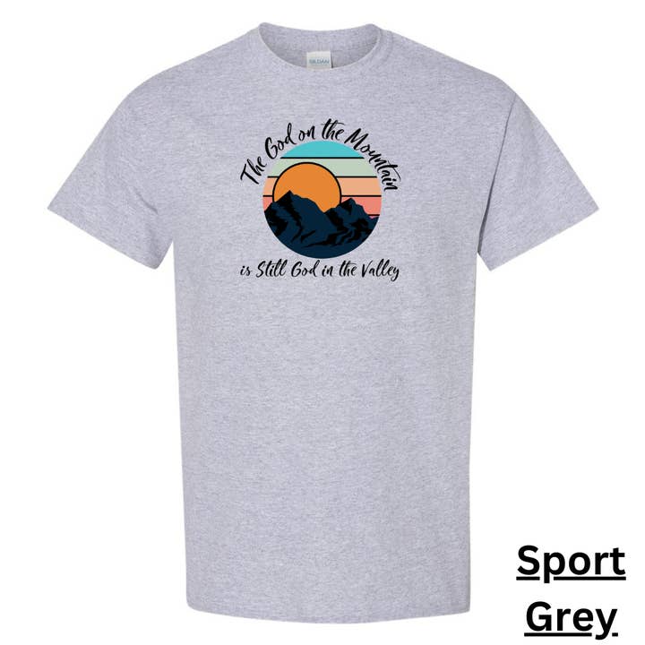 Maglietta per adulti "Il Dio sulla Montagna" per la vendita all'ingrosso da parte di Rockin R Apparel