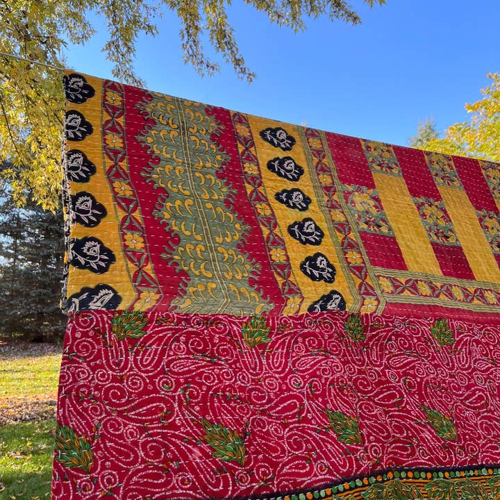 Hopes Unlimited - Wholesale Throw Blanket - Sari Kantha Throw Blanket6