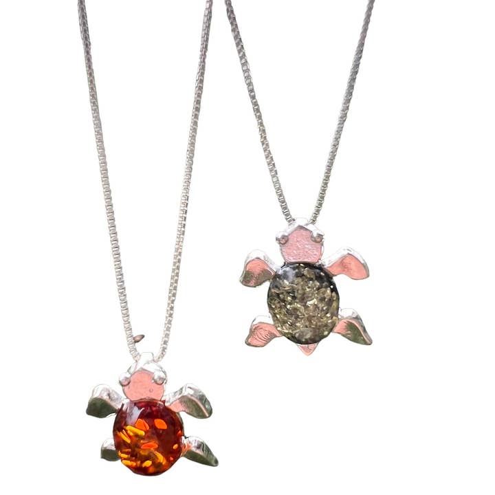 Colgante pequeño de plata de ley con tortugas ámbar, 0.5 pulgadas para venta al por mayor de GSZ corporation DBA Gabriella's Gifts