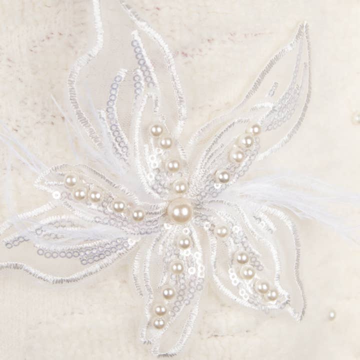 PEACH ACCESSORIES - Wholesale Knitted jumper – Women′s - Luxurious Embellished Pearl White Jumper SS1025