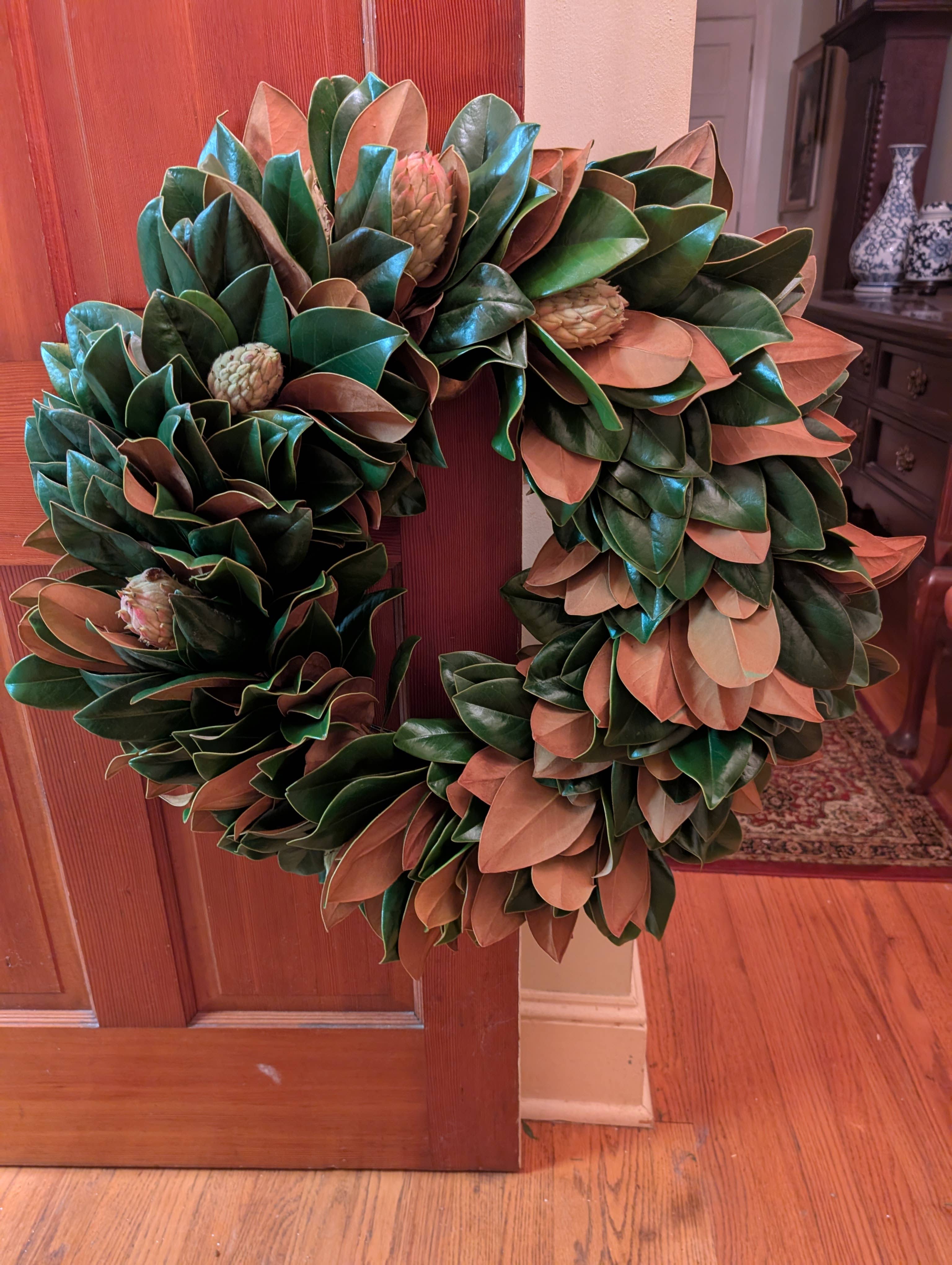 Lucknow Southern and Company - Wholesale Wreath - The Classic 30-inch Lucknow Southern Fresh Magnolia Wreath3
