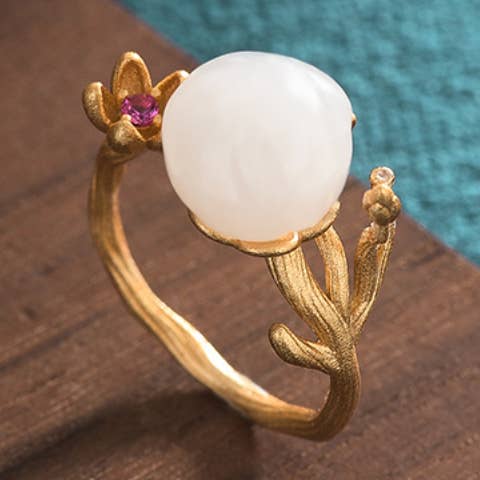Bague ouverte Lotus Jade pour la vente par Bright MacMing