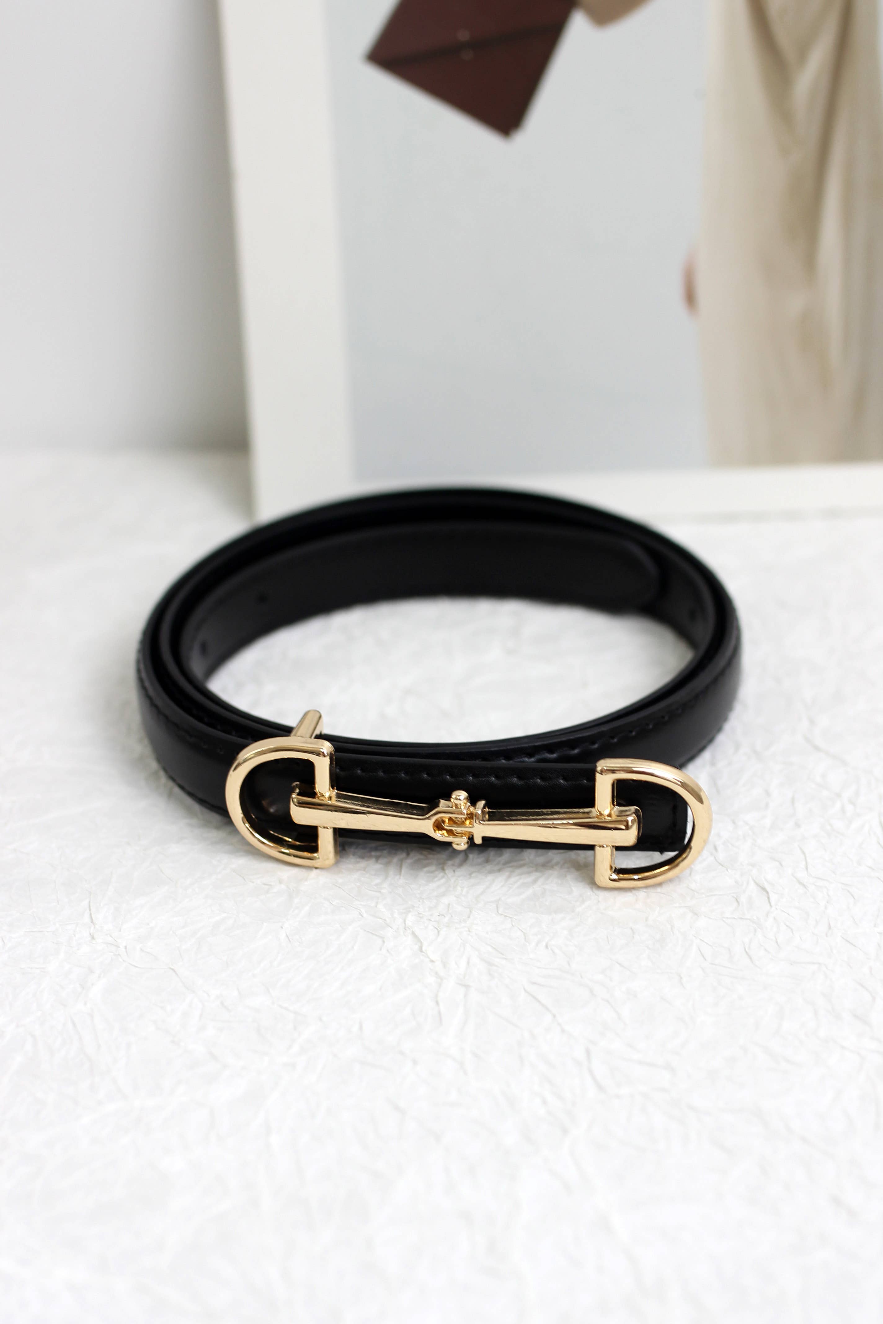 Esley Accessories - Wholesale Belt - Women's - A2408DJN36588 - Slim Leather Belt with Equestrian Buckle0