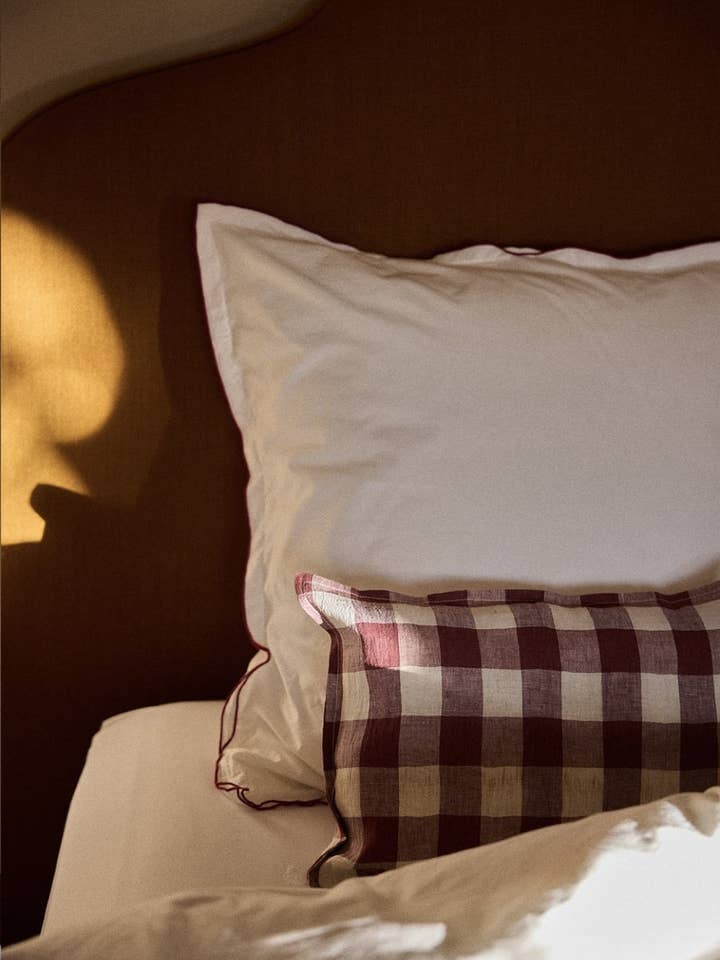 Cushion cover 30x50 cm Vichy Carmin with Filling for wholesale by Gabrielle Paris