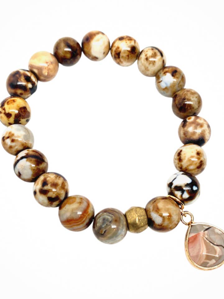 Bracelet en agate café pour la vente par Stephanie Leigh Jewelry