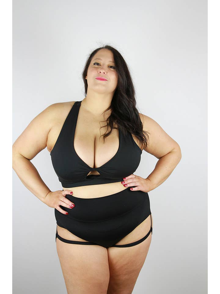 Rarr Designs - Wholesale Sports Bra - Women's - Matte Black Knot Plus Size Sports Bra4