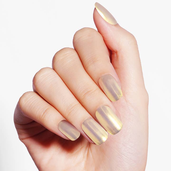 Een Luxe Gelnagelontwerp met Zachte Gouden Glans | Vergulde Aura-2867 voor wholesale door Danni & Toni