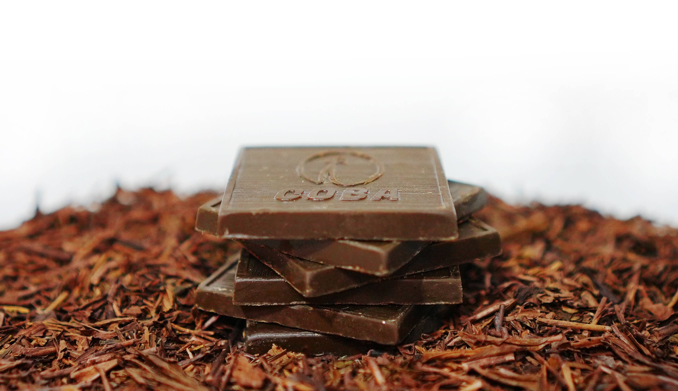 COBA, The Coffee Bar - Vente Barre chocolatée - Tablette de chocolat Hojicha Latte de COBA (20 par caisse)1