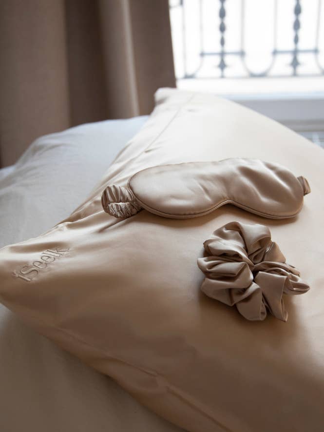 Champagne. Organic silk pillowcase for wholesale by ISeelk