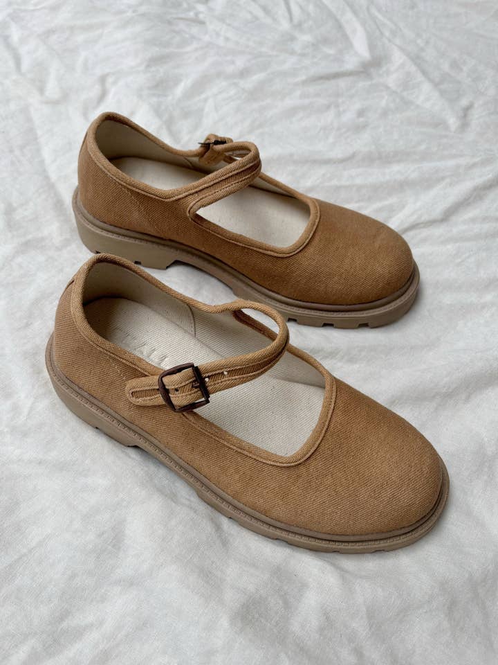 Honey | Lug Sole Classic Mary Jane for wholesale by Small Lot