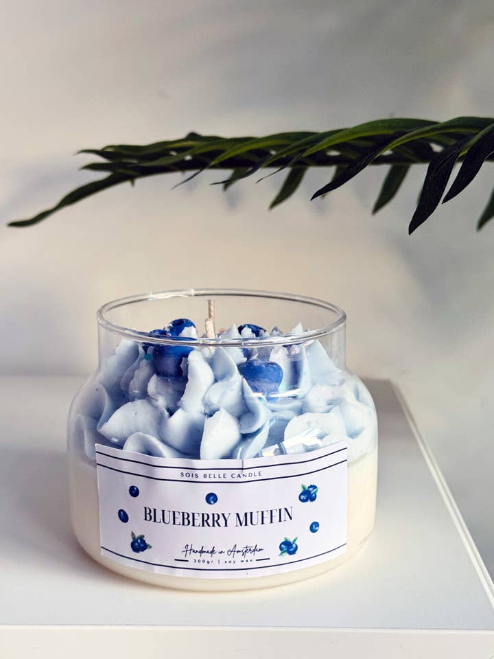 Blueberry Muffin for wholesale by Sois Belle candle