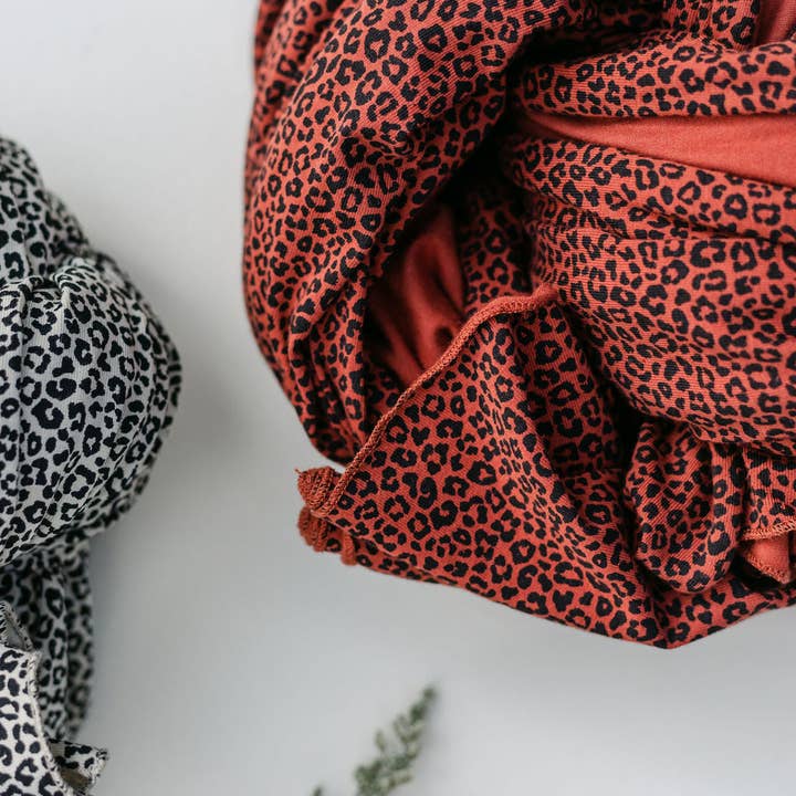 Bon + Bear – wholesale Nursing cover – Maternity – The Chicago Loop2