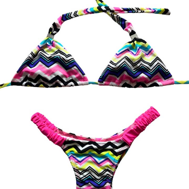 Set bikini colorato con motivo Chevron - PROMOZIONI per la vendita all'ingrosso da parte di Benatti Beachwear