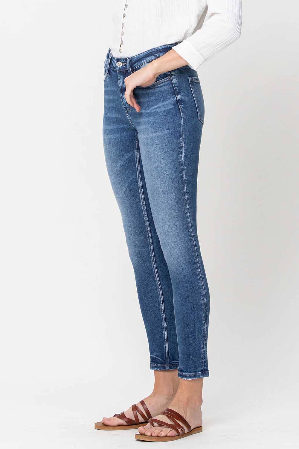 Blå MID RISE ANKELSKINNYJEANS F4119 för wholesale på Faire2
