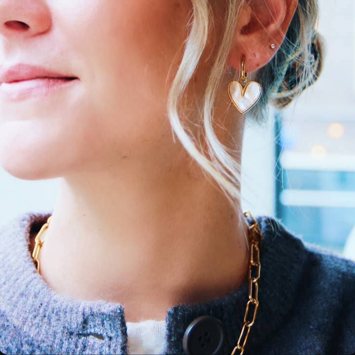 Bazou - Wholesale Hoop Earrings - Stainless steel hoop earrings with mother-of-pearl heart1