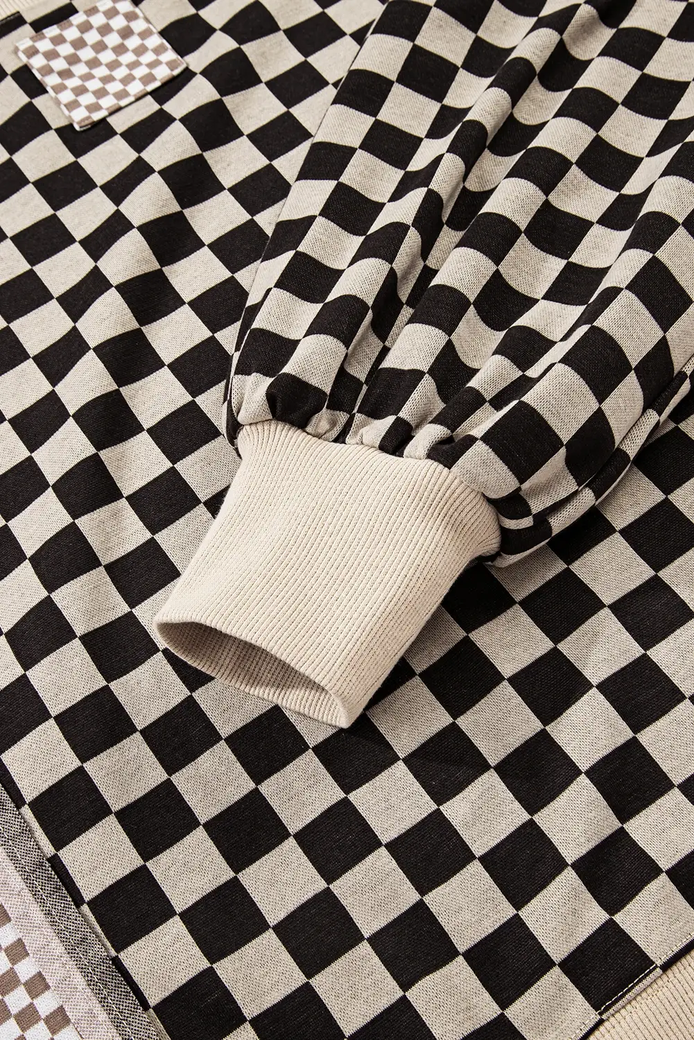 Kaki Haut décontracté à motif patchwork à carreaux mixtes, asymétrique. en vente sur Faire5