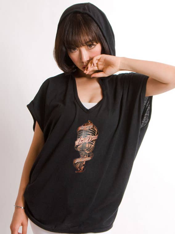 Hætteklædte Eco-Jersey Poncho for engroshandel hos Lou Dinos