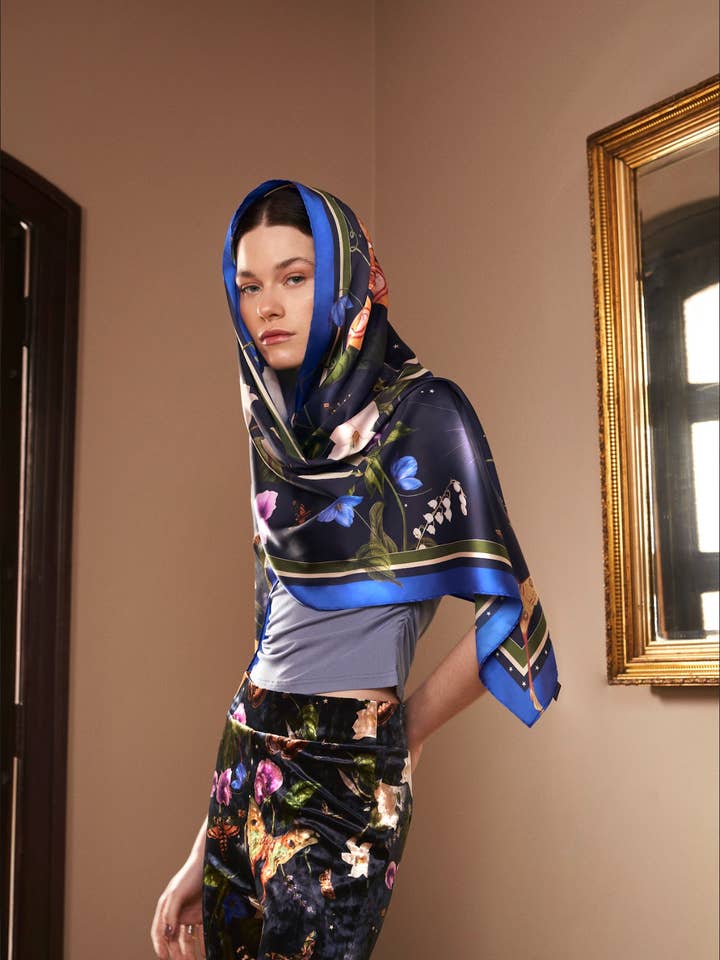 Scarf Actia Lunar for wholesale by Muzaluci