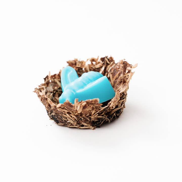 Harvest + Harmony – wholesale Bar Soap – Harvest + Harmony Bumblebee Goat Milk Soap in Pomace Dish5