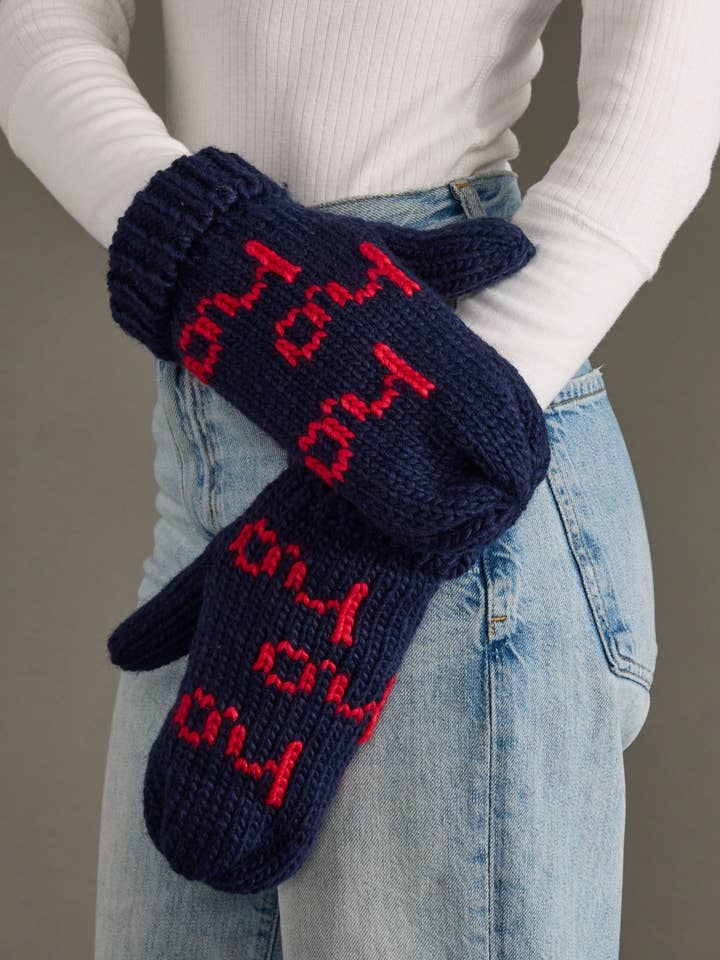 Manoplas Azul Marino y Rojo Ho Ho Ho para venta al por mayor de Panache Apparel Co.