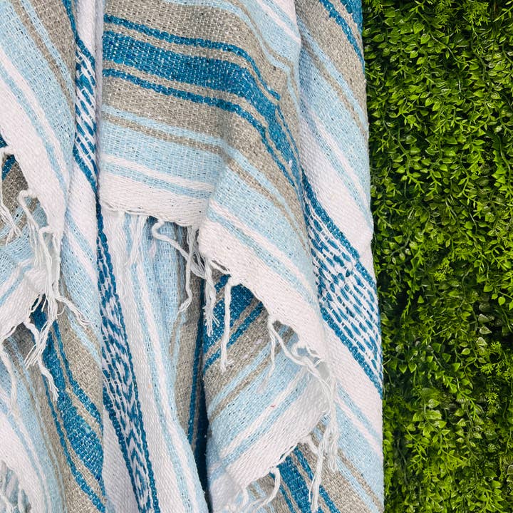 Mahalo Market - Wholesale Throw Blanket - Cold Plunge Throw Blanket l Throw Blanket | SpringDecor