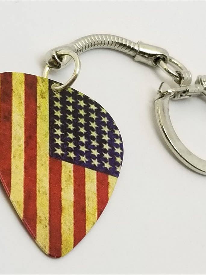 Verstoorde sleutelhanger met Amerikaanse vlag en plectrum voor wholesale door Simply Raevyn
