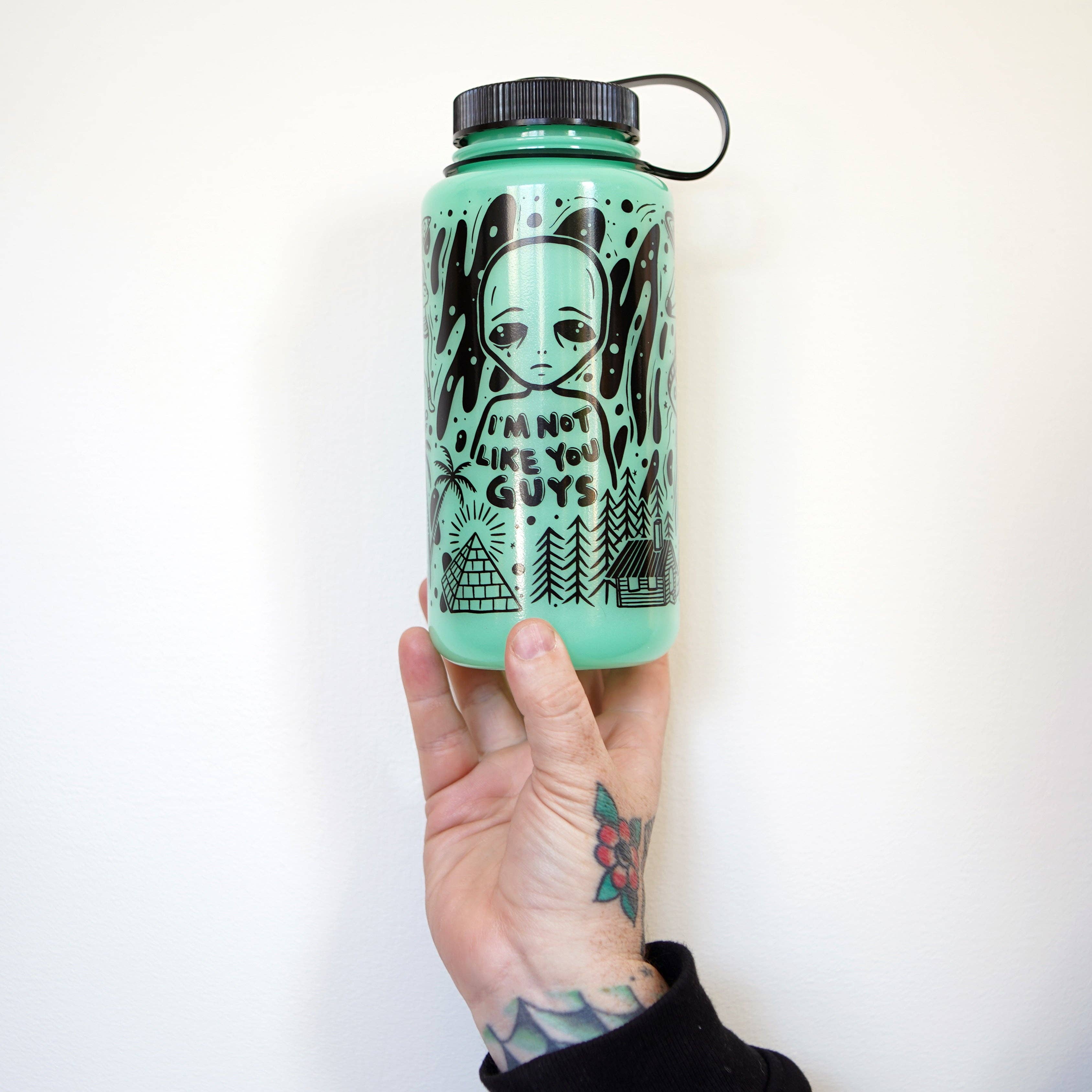 Stuntin Goods – wholesale Water bottle – Glow in the Dark Alien 32 oz Nalgene Water Bottle7