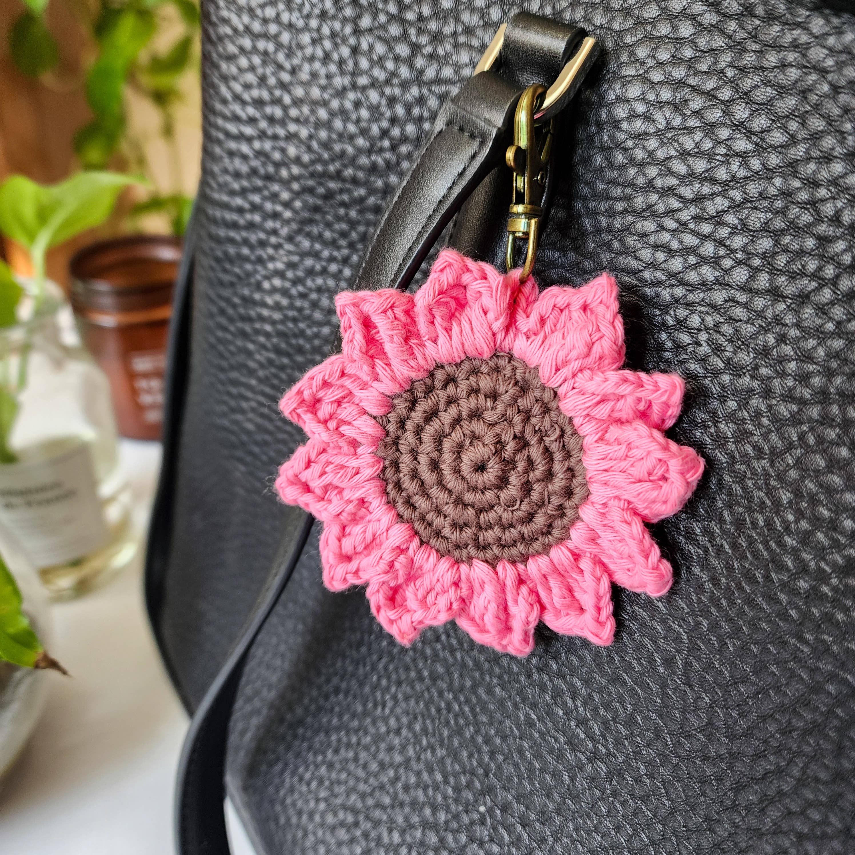 Handmade By Uruba - Vendita all'ingrosso Portachiavi - Donna - Portachiavi Girasole Uncinetto Fatto a Mano, Vivace Ciondolo Floreale11