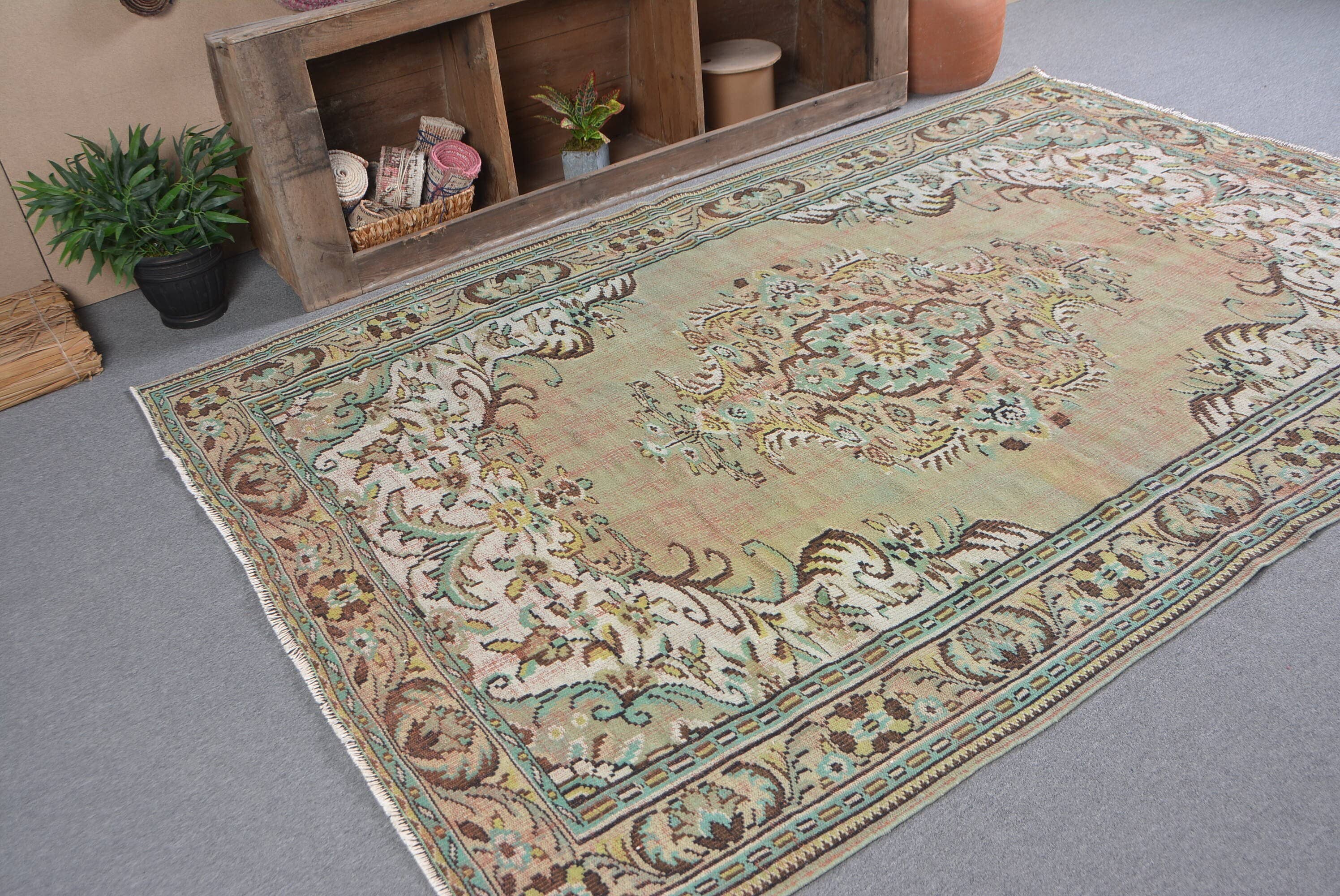 The Loom Wholesale - Wholesale Stair Runner - Handmade Green Wool Rug with Classic Traditional Design1