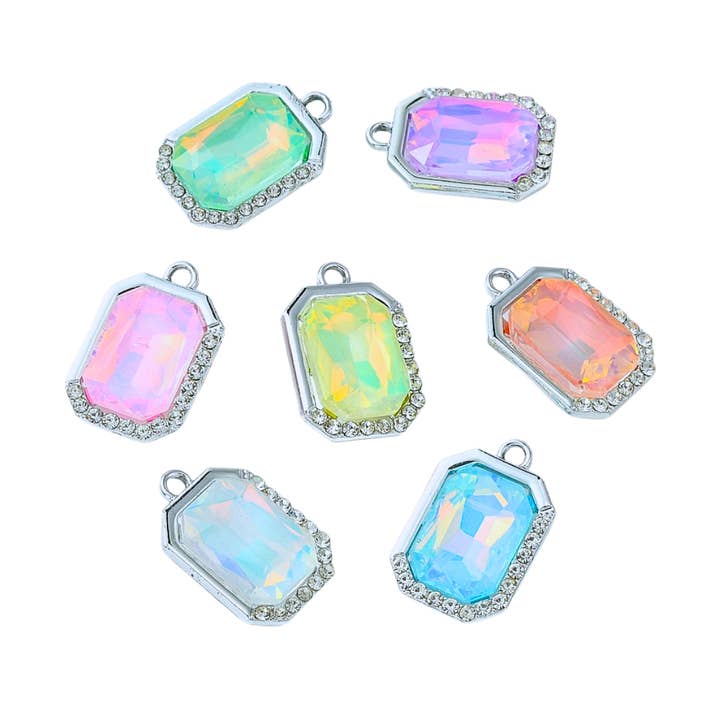 *Breloque octogonale rayonnante argentée - Assortie pour la vente par The Charm Bar Company