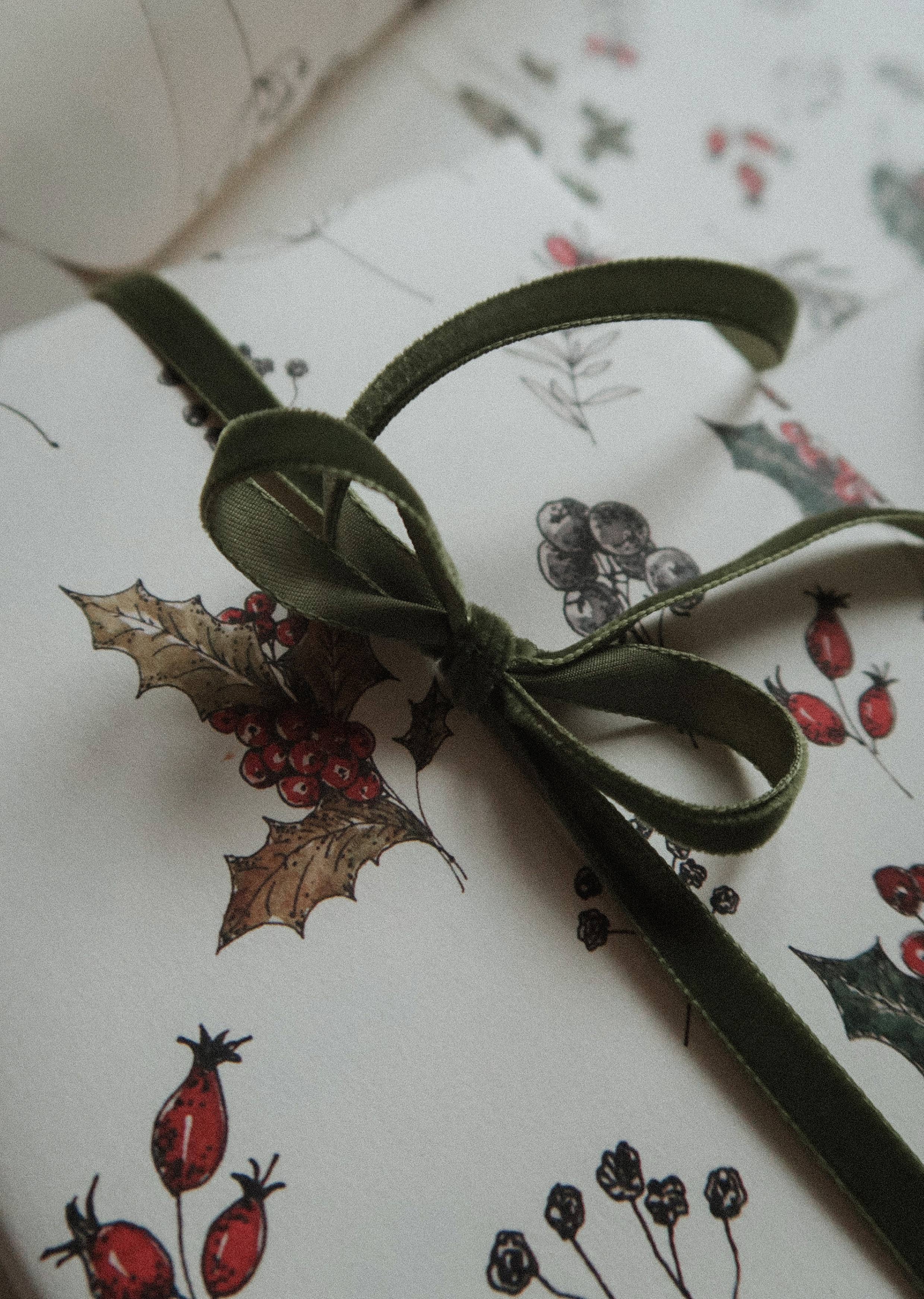 MyDesignPictures – wholesale Band – Velourband mossgrönt, längd 3 m, bredd 9 mm1