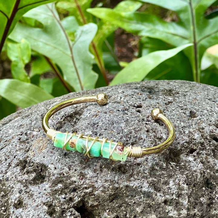 Brazalete de oro con piedras preciosas de jade australiano para venta al por mayor de Moon Child
