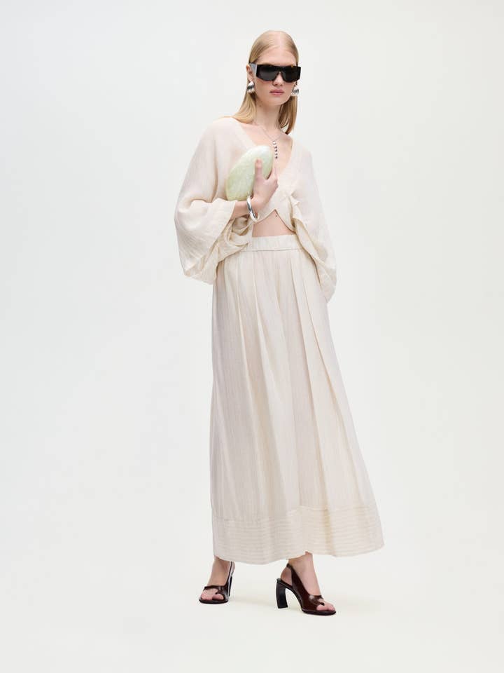 Blusa Natural con Cuello en V (3556) 80% Lyocell - 12% Lino - 8% Viscosa para venta al por mayor de Fulmarix