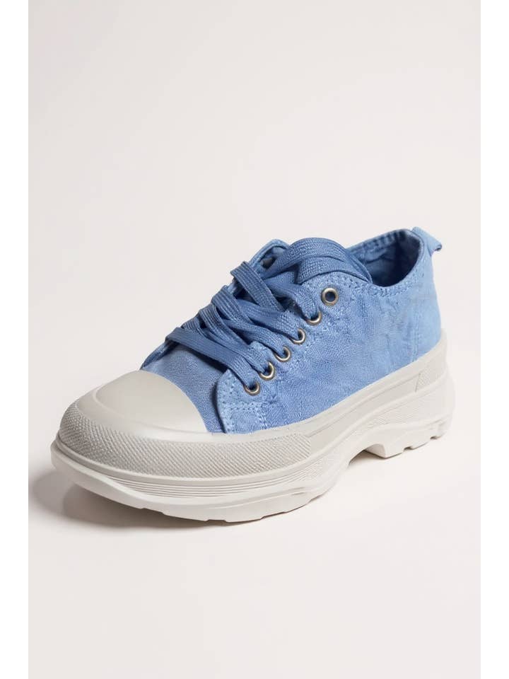 A Woman we Love - Wholesale Lifestyle trainers – Women′s - Low-Top Unisex Sneakers – Blue5