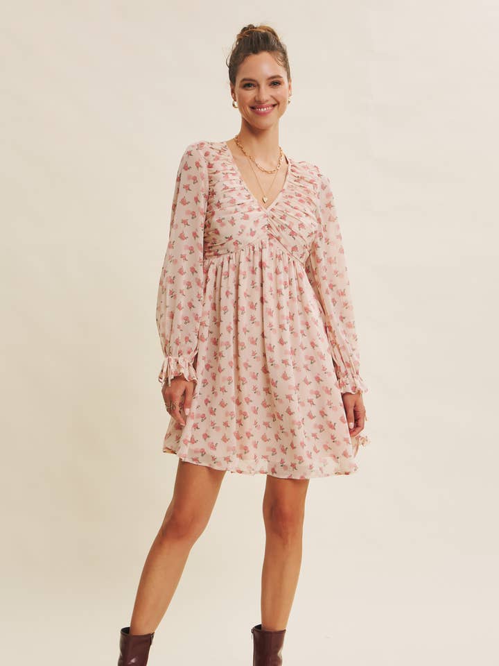 VESTIDO MINI FRUNCIDO ROSA TÉ QUE FAVORECE SIN ESFUERZO para venta al por mayor de in february