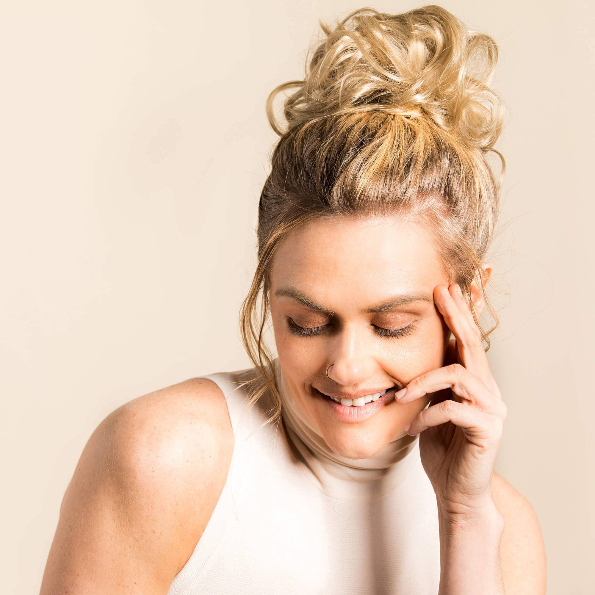 Madison Braids - Wholesale Haarelastiekje - Dames - Madison Braids paardenstaarthouder voor dames met top knoop18