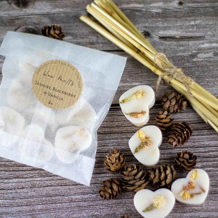 NAKEnDLE - Wholesale Wax melt - Jasmine, Blackberry & Vanilla hand poured luxury wax melts3