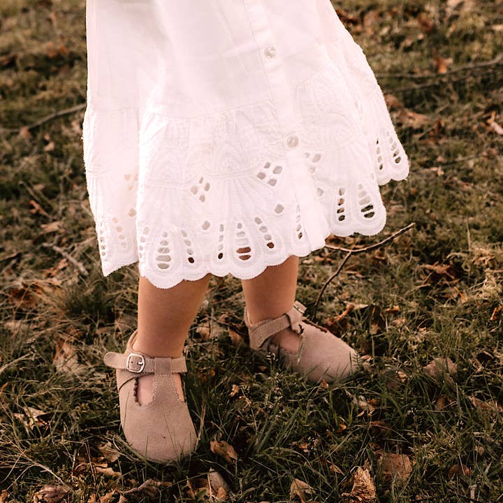 T-bar color tortora in pelle scamosciata e ulteriori Risultati per scarpe firmate bambini all'ingrosso. Resi gratuiti e termini di pagamento a 60 giorni su Faire in tendenza su Faire.