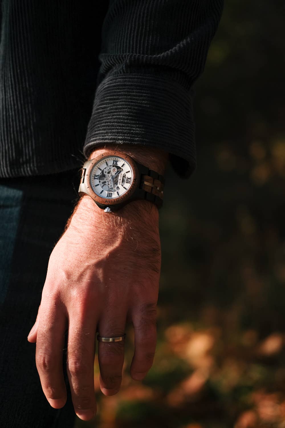 HOT&TOT - Wholesale Wrist Watch - Men's - NOYER MOTUS | Walnut Wood watch for men | Automatic | Silver1