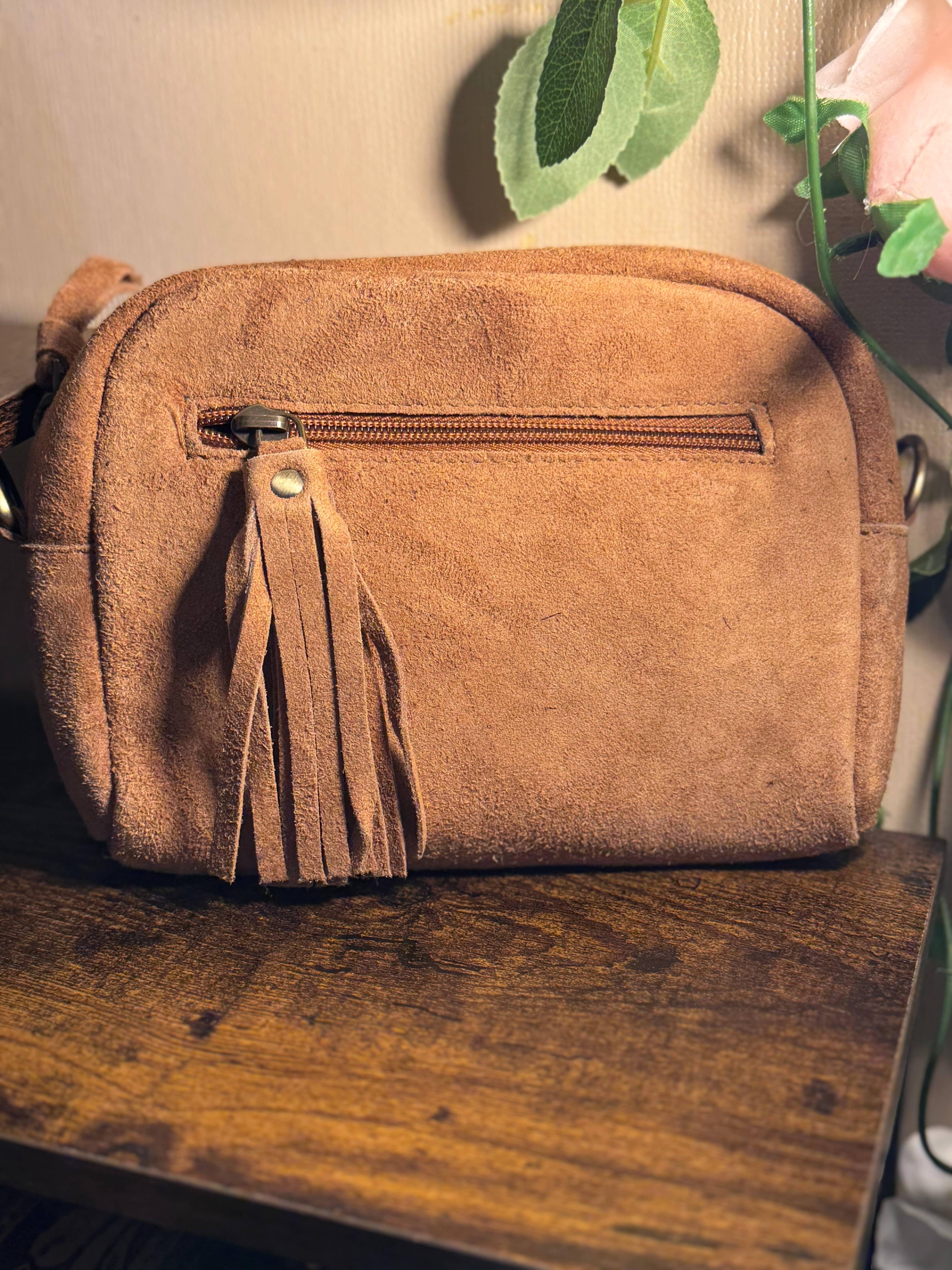 FRINGE & LUXE - Vendita all'ingrosso Borsa a tracolla - Donna - Brezza di velluto Crossbody -camoscio2