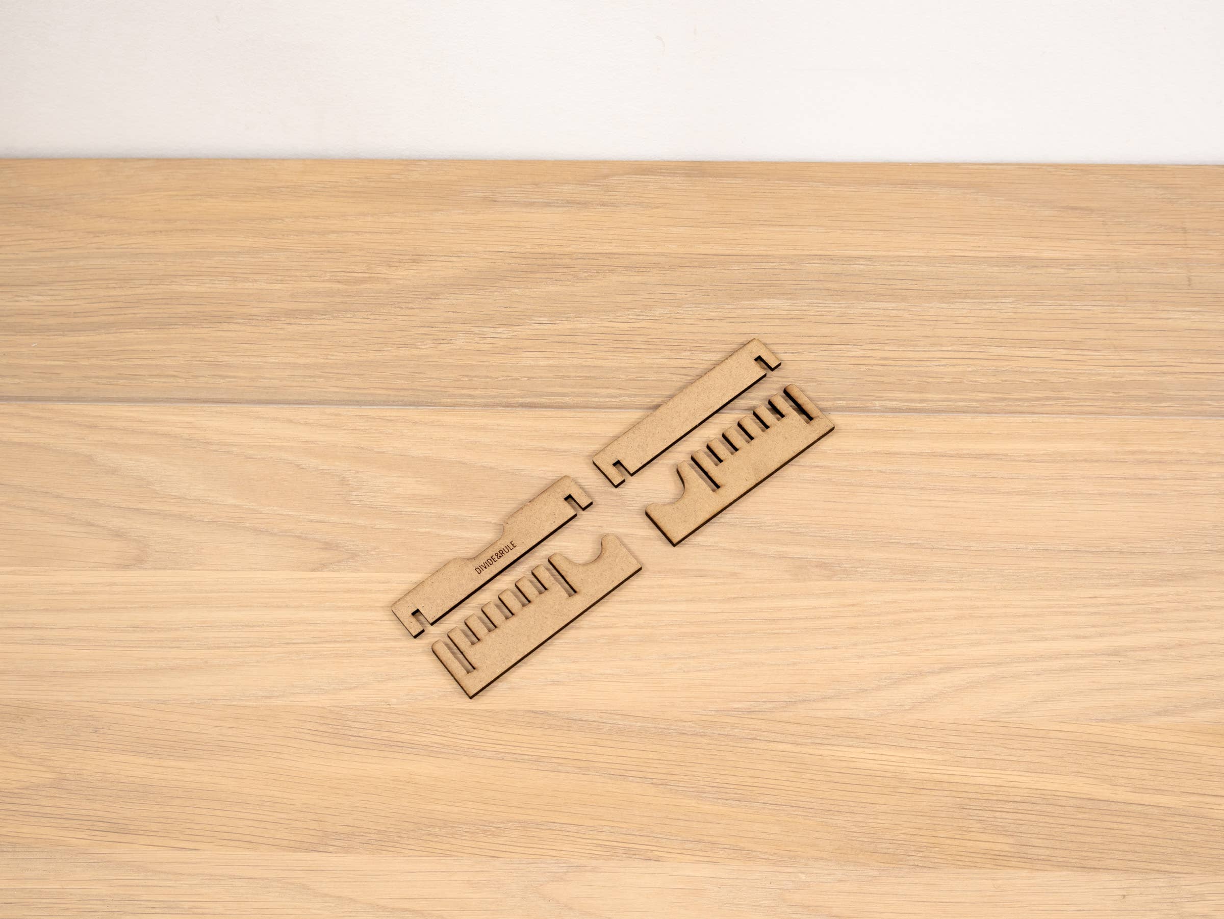 Divide and Rule - Venta al por mayor Organizadores de escritorio - Soporte para 7 artículos - Original1