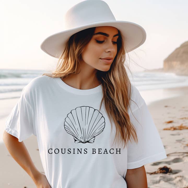 Hello Poppy Company - Venta al por mayor Camiseta serigrafiada - Mujer - Camiseta TSITP Cousins Beach Shell Comfort Colors