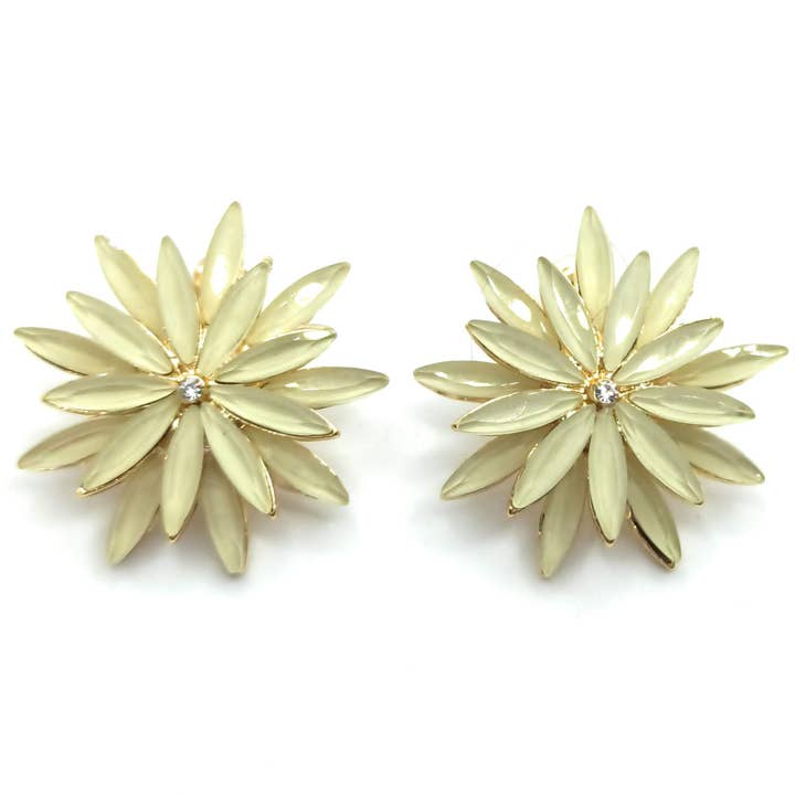 Daisy Crystal Earrings · Ivory, Gold for wholesale by BRANDELIA