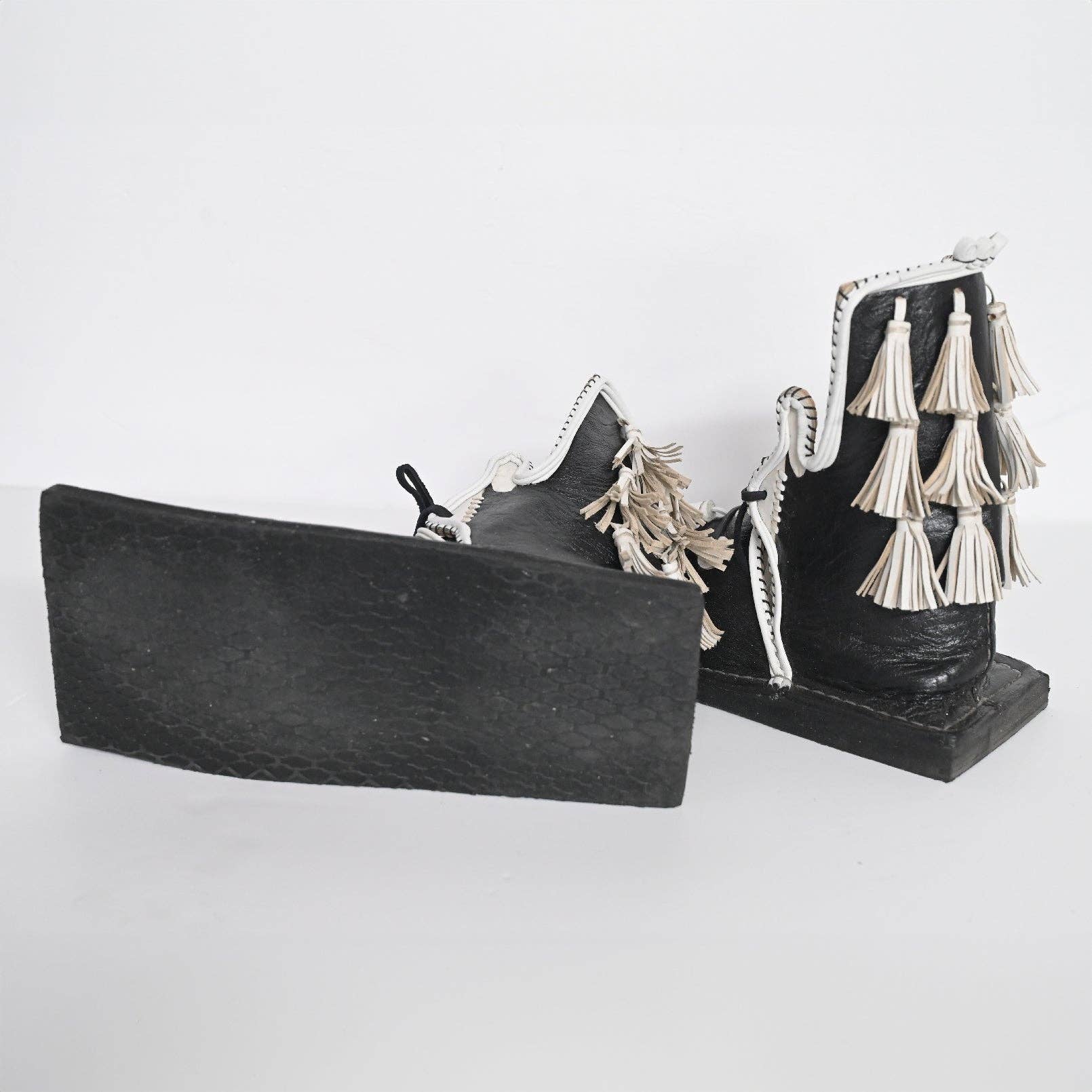 Bønes and Balløøns - Wholesale Boots - Women's - Unisex Black And White Hand-Made Traditional Moroccan Craftsmanship Leather Shoes - Variation I2