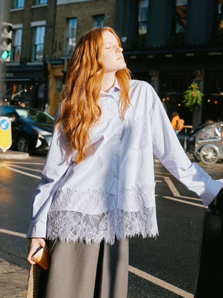 CUBIC – wholesale Buttoned-down shirt – Women's – Lace Panel Shirt11